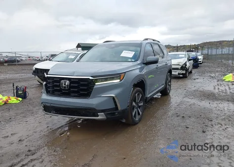 2024 Honda Pilot Touring z USA, uszkodzony, nr VIN 5FNYG1H72RB043484